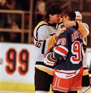 After beating the Rangers to end Wayne Gretzky's career, Jaromir Jagr embraces the Great One in his only Hart season. Will 2013-14 be his last? usatoday.com 
